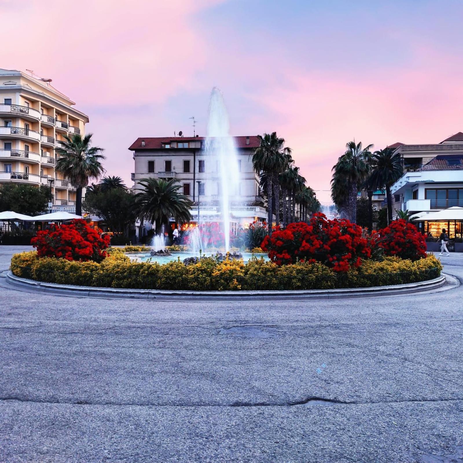Hotel Residenza Sciarra San Benedetto del Tronto Exterior foto